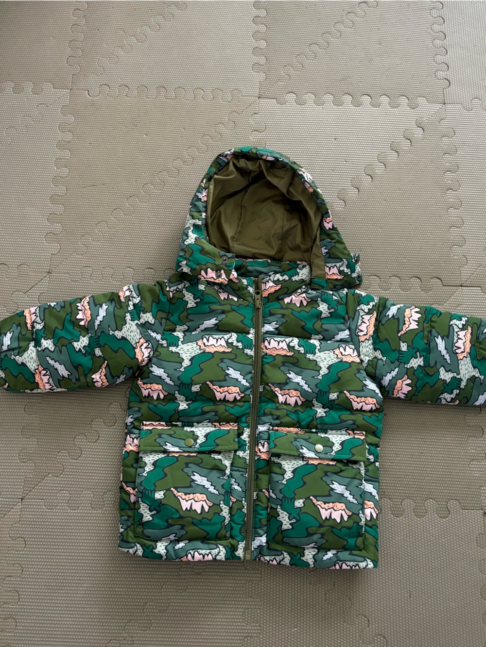 NWT Amazon essentials kids Puffer jacket